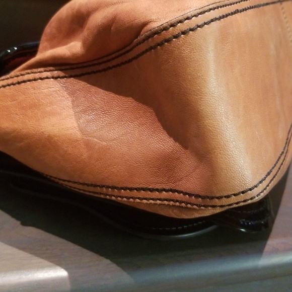 Fendi B Bag - Picture 6 of 8